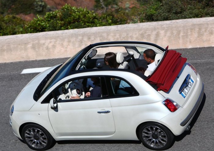 Fiat 500C. Photo by netcarshow.com
