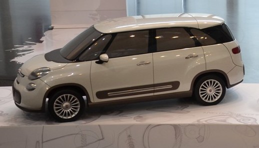 The coming Fiat 500L 7 seats scale model. Photo by Autoblog Espanol The coming Fiat 500L 7 seats scale model. Photo by Autoblog Espanol