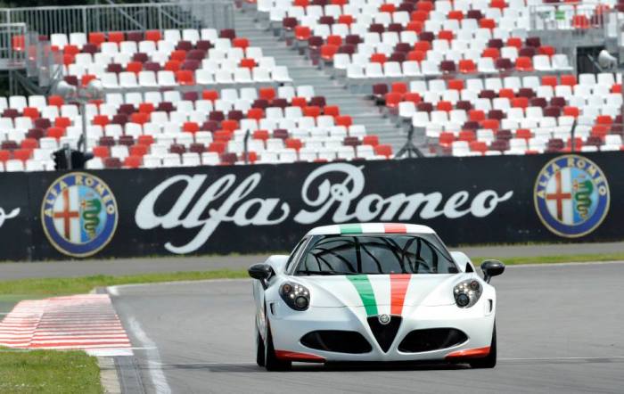 Alfa Romeo is the official sponsorship of the Superbike World Championship. For the Russian race, that took place this weekend in Moscow, the brand prepared a special Tricolore 4C as the safety car, along with the MiTo. Great visibility and very good comments. 