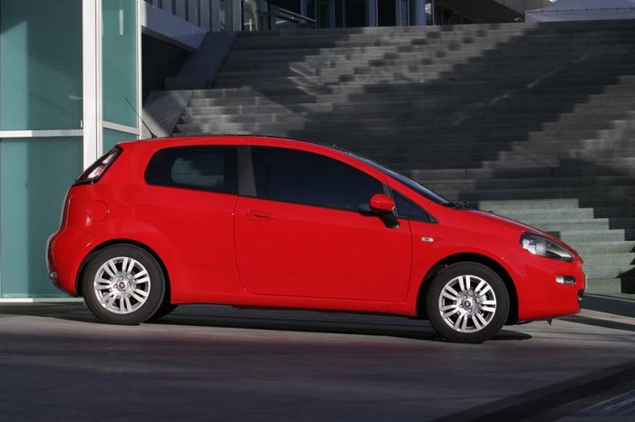 fiat-punto-2012-side