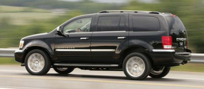 Chrysler-Aspen-2007-1024-17